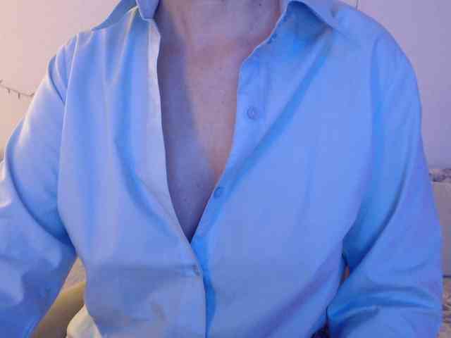 goodSnowQueen webcam