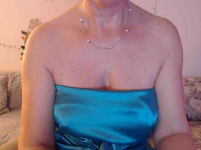 goodSnowQueen webcam