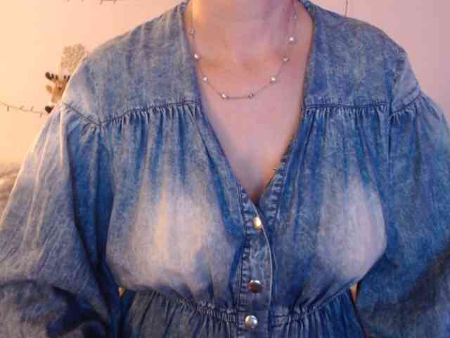 goodSnowQueen webcam