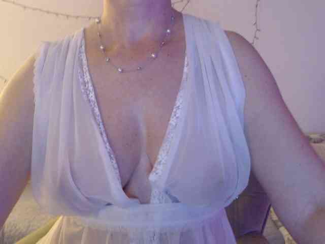 goodSnowQueen webcam