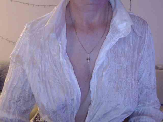 goodSnowQueen webcam