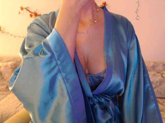 goodSnowQueen webcam