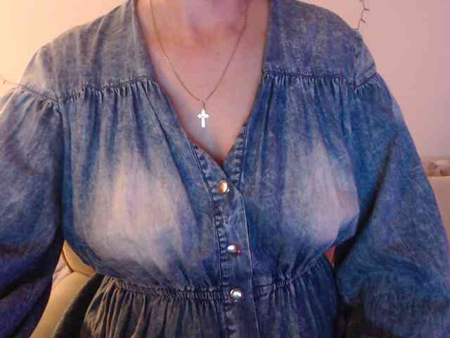 goodSnowQueen webcam