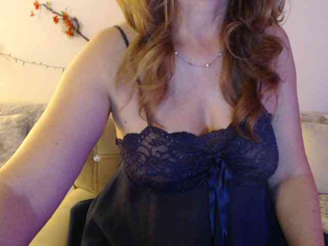 goodSnowQueen webcam