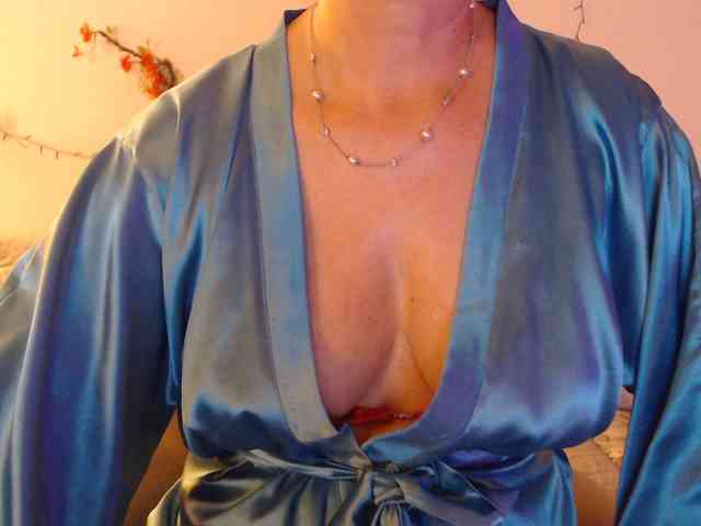 goodSnowQueen webcam