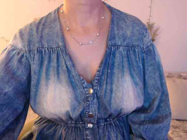 goodSnowQueen webcam