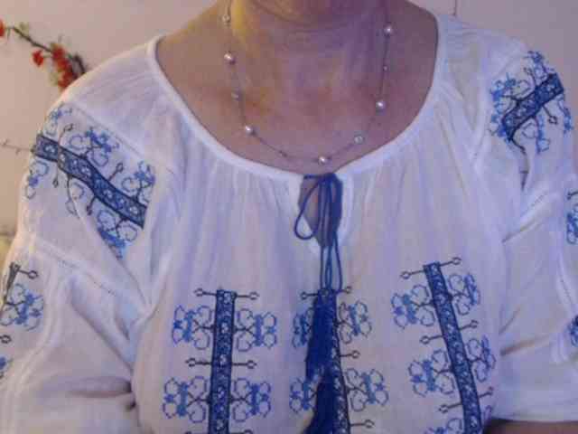 goodSnowQueen webcam