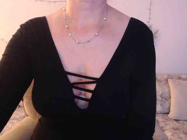 goodSnowQueen webcam