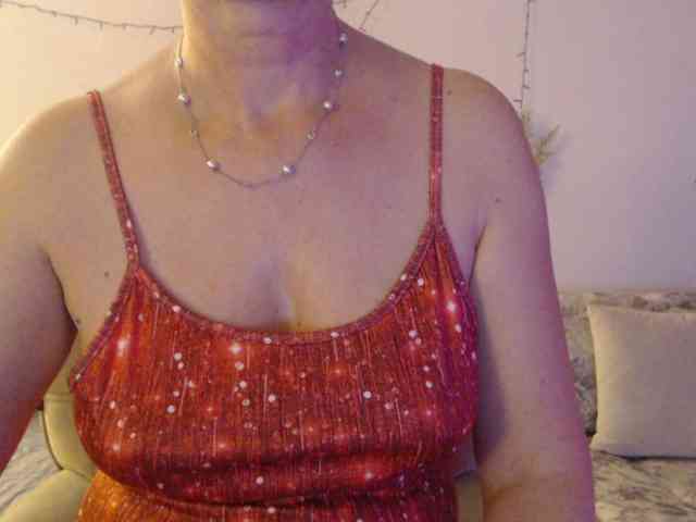 goodSnowQueen Live Webcam on BongaCams