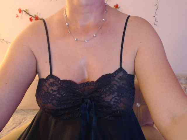 goodSnowQueen webcam