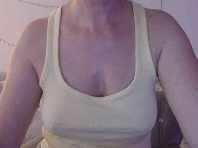 goodSnowQueen webcam