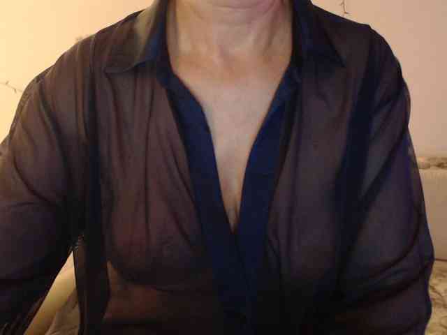 goodSnowQueen webcam