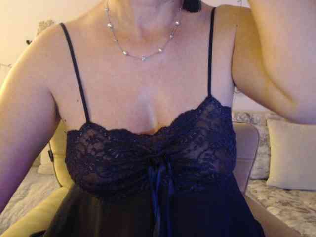 goodSnowQueen webcam