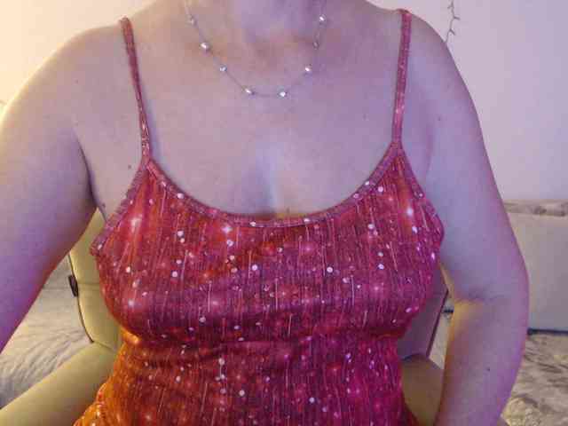 goodSnowQueen webcam