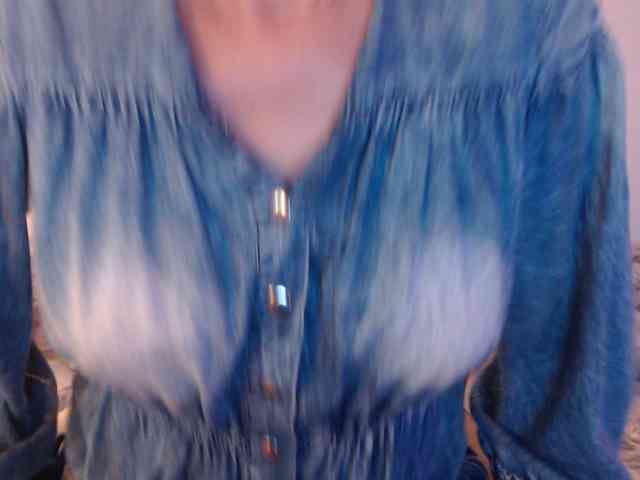 goodSnowQueen webcam