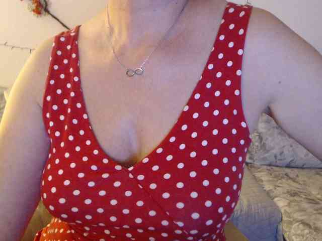goodSnowQueen webcam