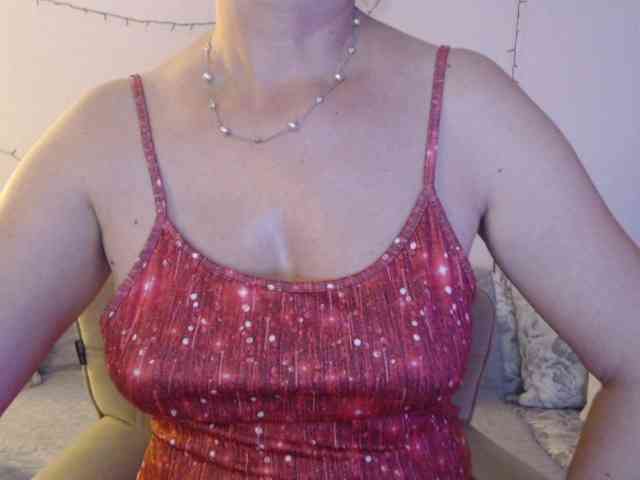 goodSnowQueen webcam