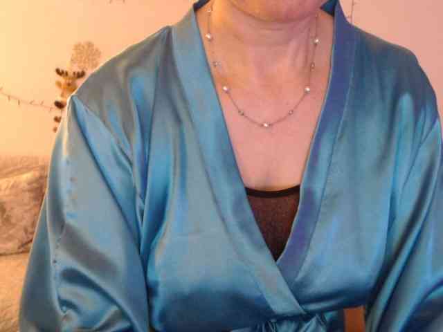 goodSnowQueen webcam