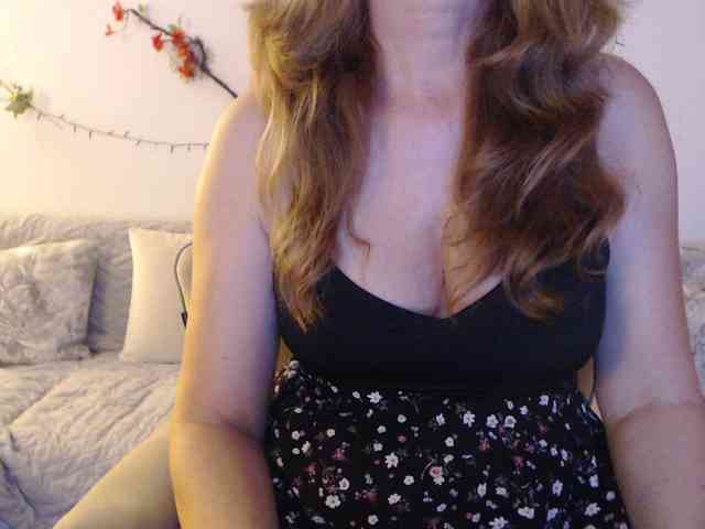 goodSnowQueen webcam