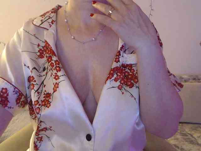 goodSnowQueen webcam