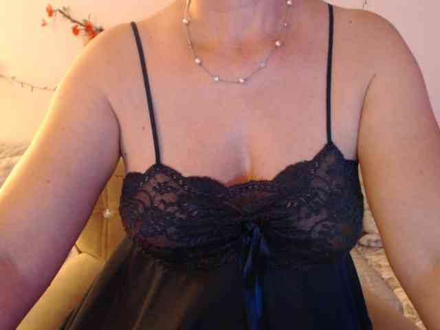 goodSnowQueen webcam