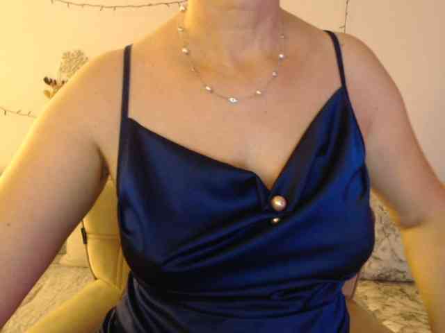 goodSnowQueen goodSnowQueen