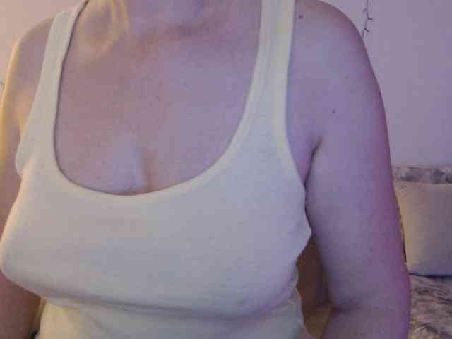 goodSnowQueen webcam