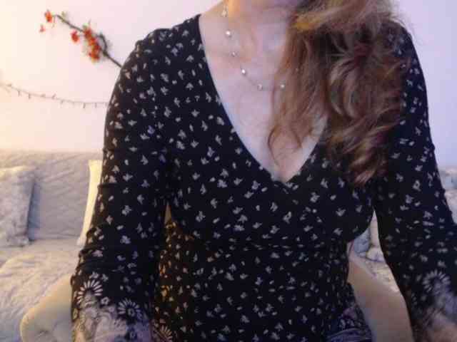 goodSnowQueen webcam