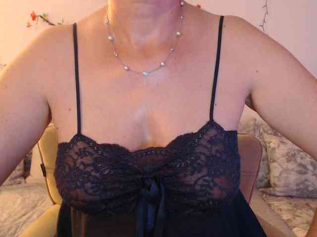 goodSnowQueen webcam