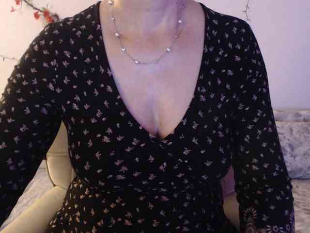 goodSnowQueen webcam