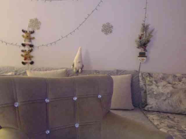 goodSnowQueen webcam