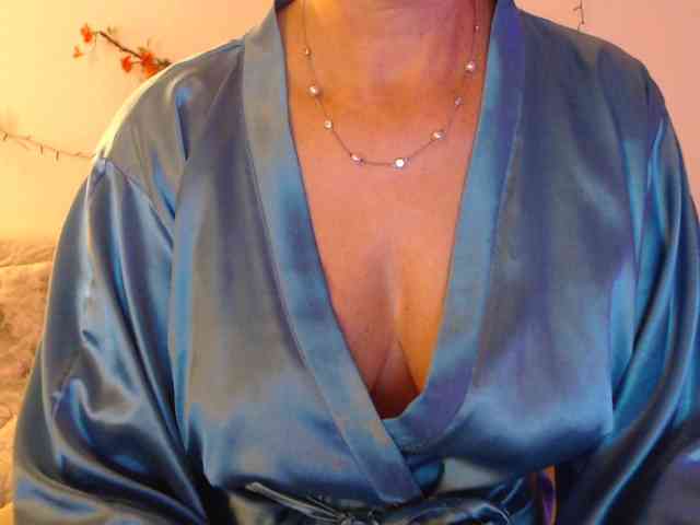 goodSnowQueen webcam
