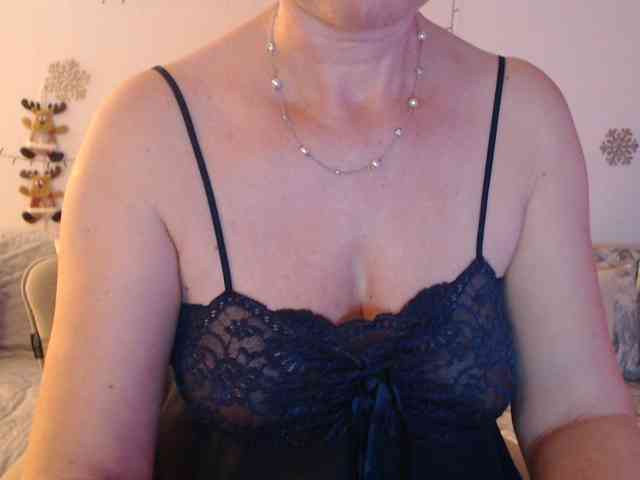 goodSnowQueen goodSnowQueen