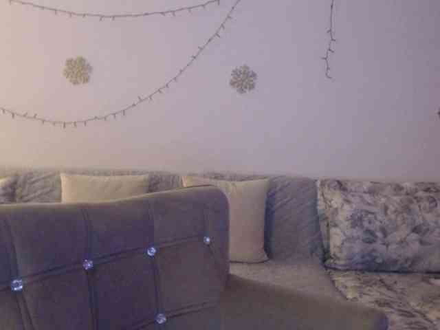 goodSnowQueen webcam