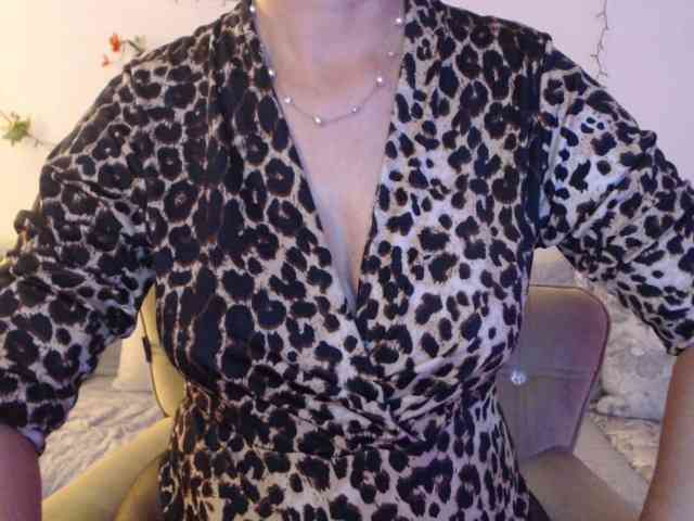 goodSnowQueen webcam