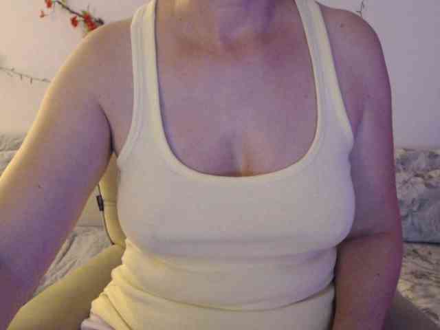 goodSnowQueen webcam