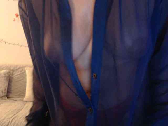 goodSnowQueen webcam