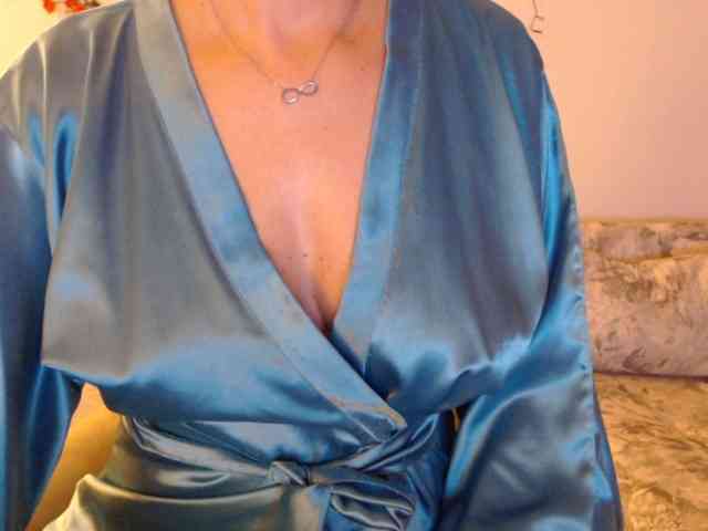 goodSnowQueen webcam
