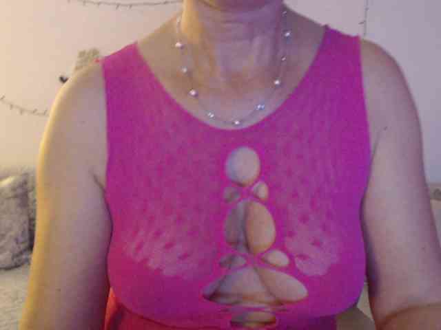 goodSnowQueen webcam