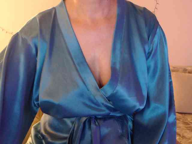 goodSnowQueen webcam