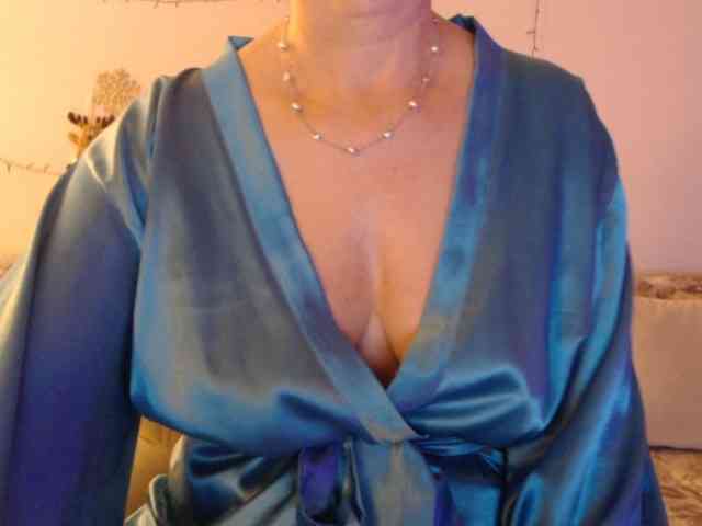 goodSnowQueen webcam