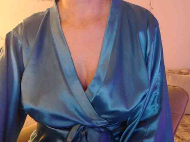 goodSnowQueen webcam