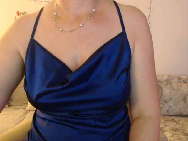 goodSnowQueen webcam