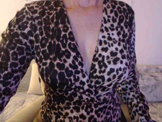 goodSnowQueen webcam