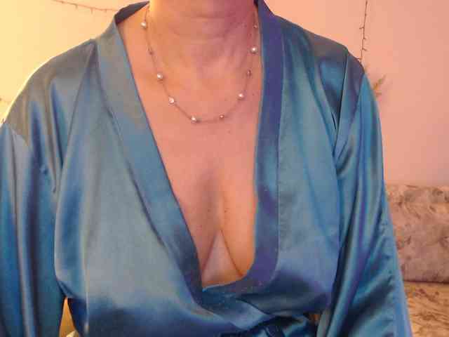 goodSnowQueen webcam