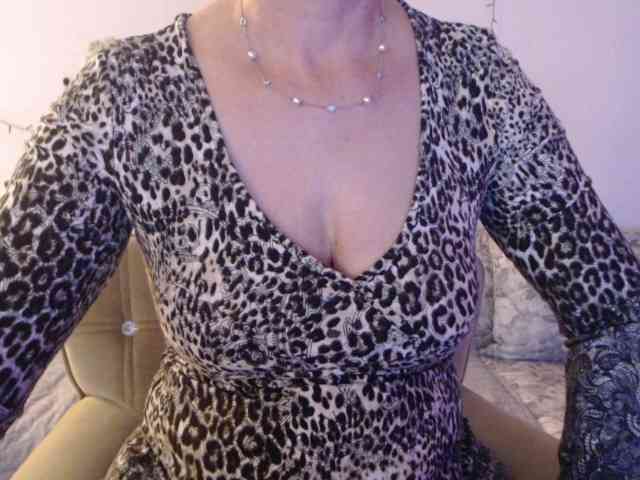 goodSnowQueen webcam