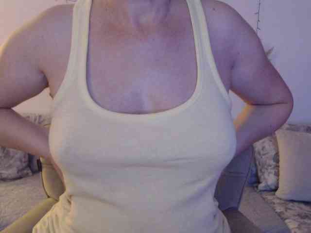 goodSnowQueen webcam