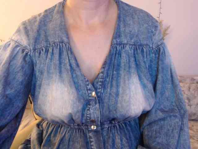 goodSnowQueen webcam