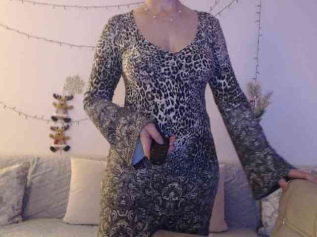 goodSnowQueen webcam