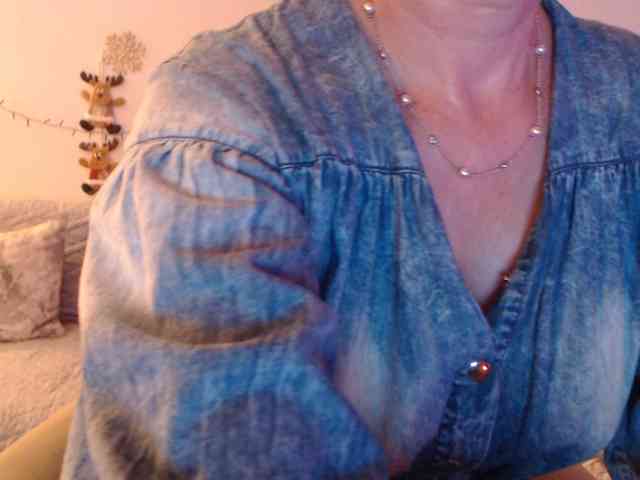 goodSnowQueen webcam